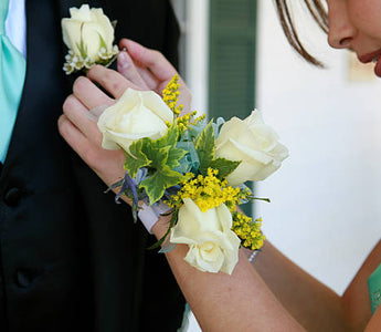 best flowers for corsages